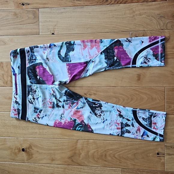 Lululemon Run: Inspire Crop II *All Full-On Luxtreme, Size 6 - Picture 6 of 15